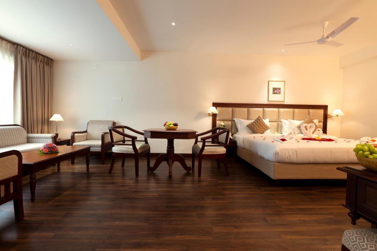 Issacs Residency Hotel Munnar Exterior photo